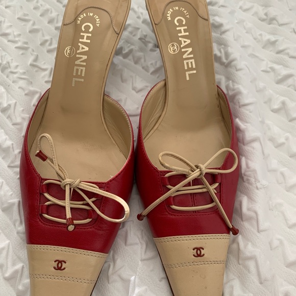 💯Authentic CHANEL  Pointed toe Leather Mules - Picture 3 of 6